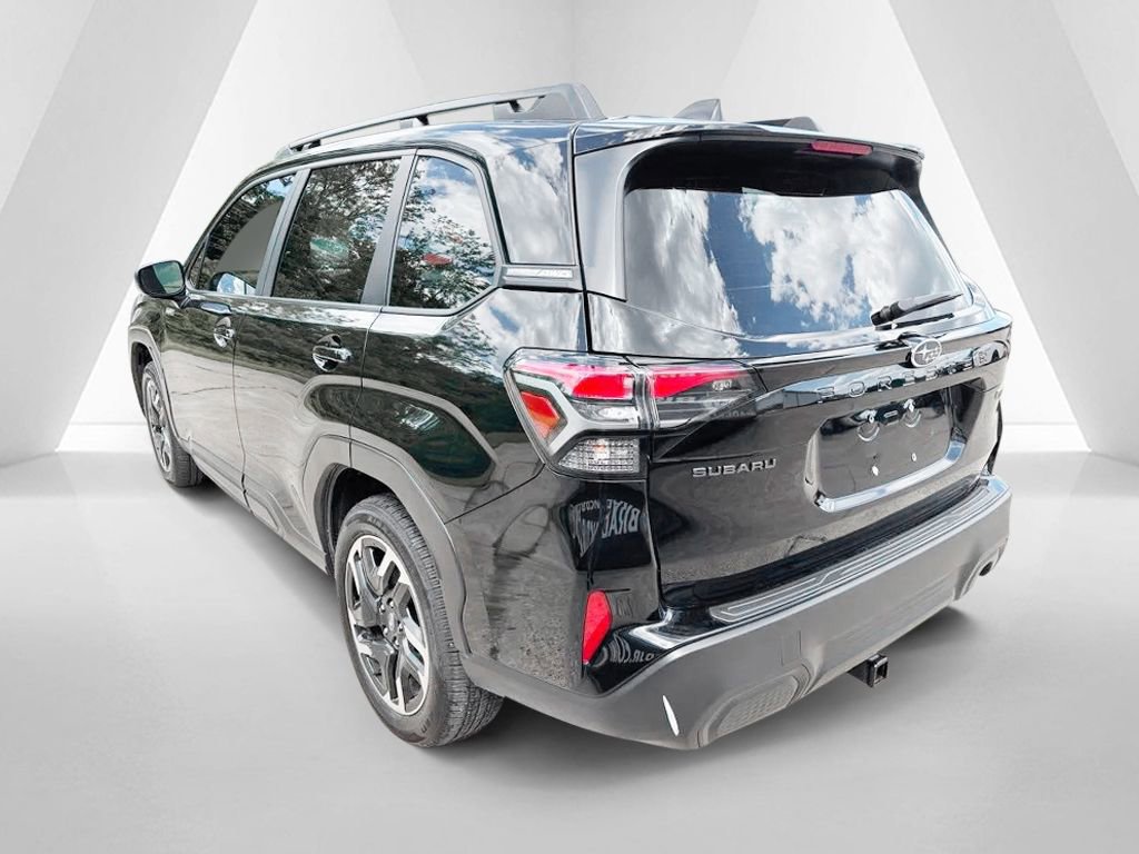 Used 2025 Subaru Forester Premium AWD/4WD image 5