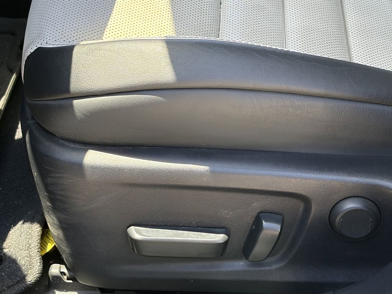 Used 2022 Lexus IS 500 RWD image 6