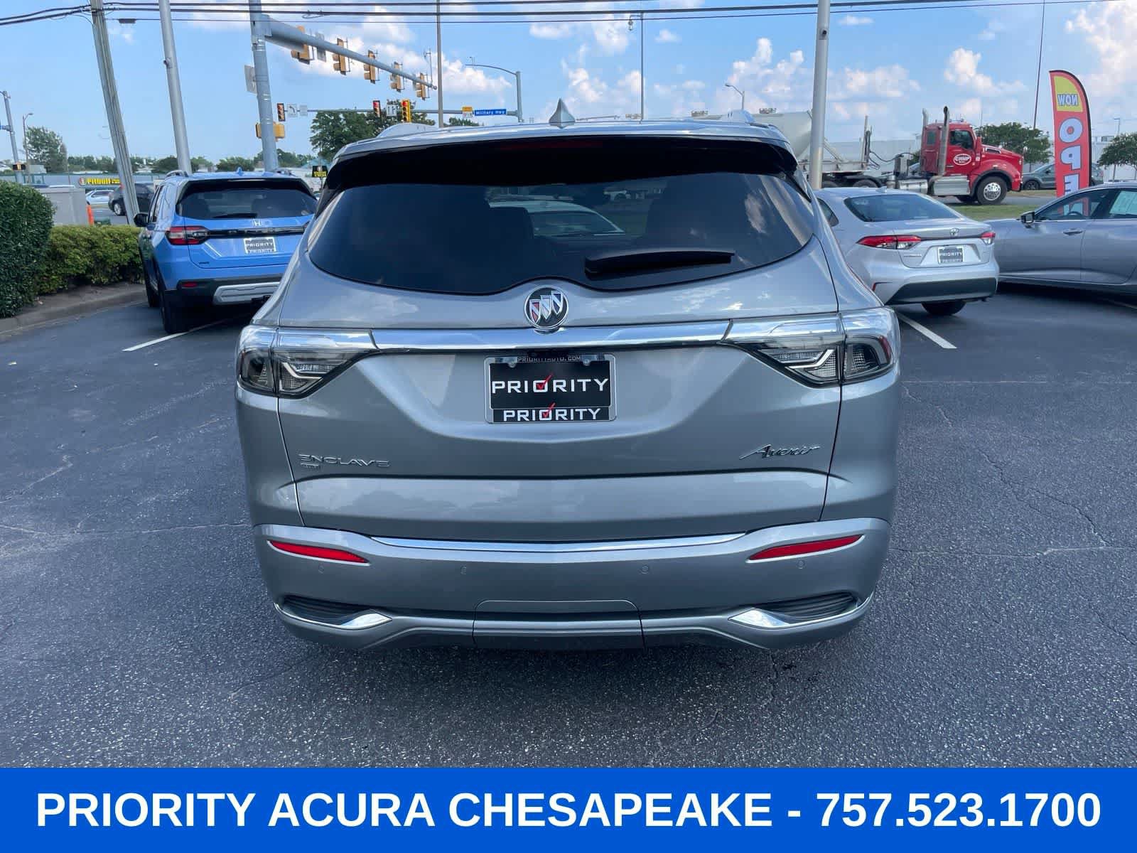 Used 2023 Buick Enclave Avenir w/ Avenir Technology Package AWD/4WD image 4