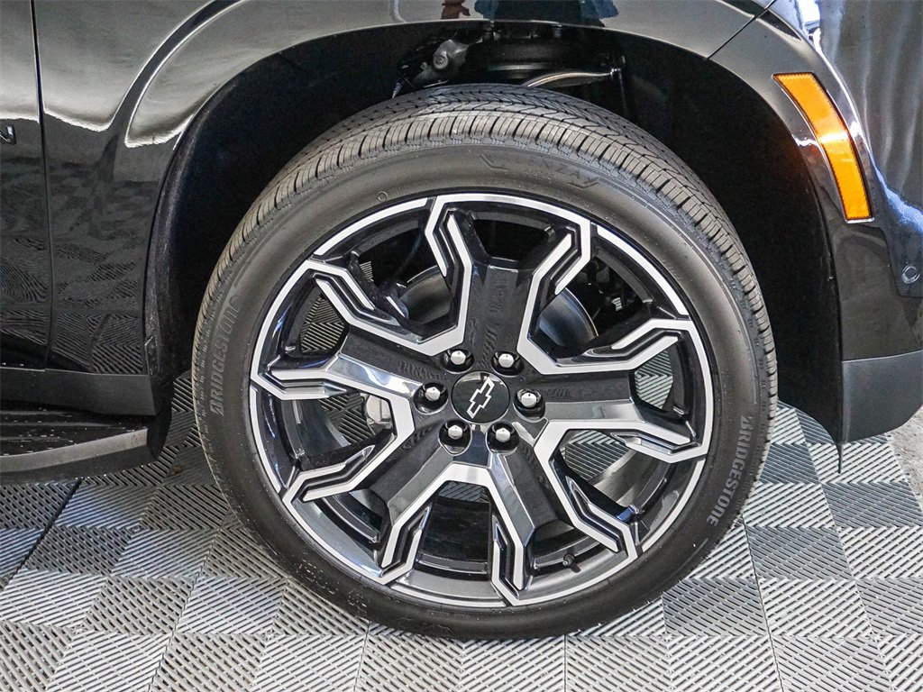 New 2026 Chevrolet Suburban RST w/ RST Capability Package image 11
