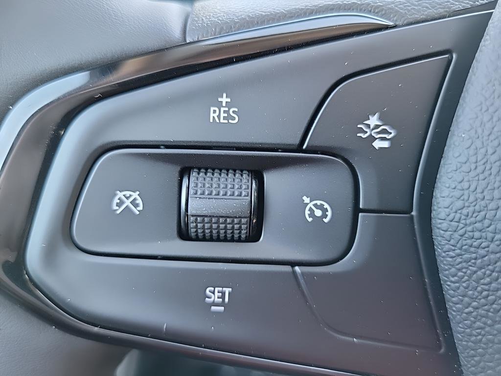 New 2027 Chevrolet Bolt LT w/ Comfort Package FWD image 15