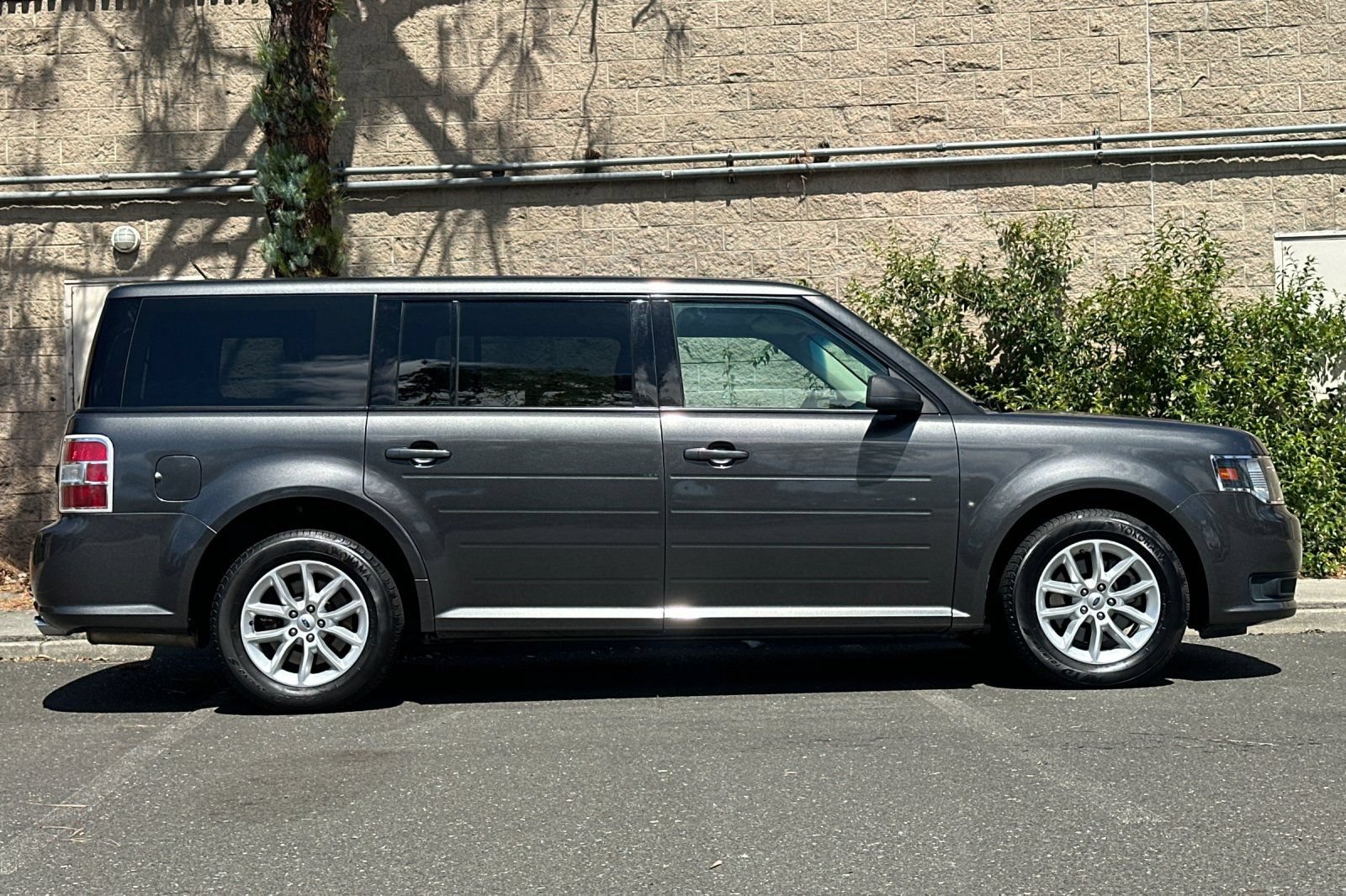 Certified 2019 Ford Flex SE FWD image 2