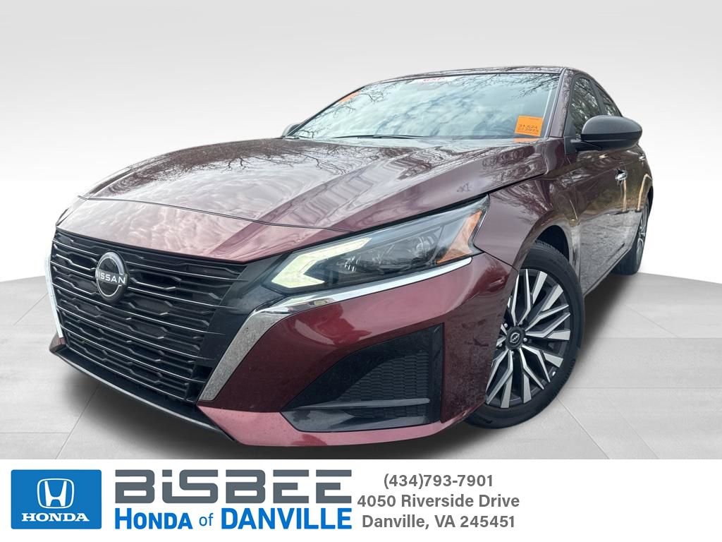 Used 2025 Nissan Altima 2.5 SV image 1