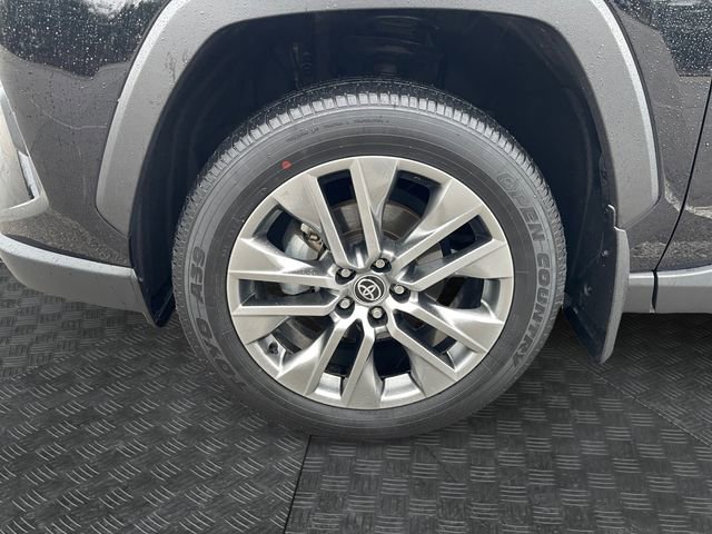 Used 2023 Toyota RAV4 XLE Premium image 14