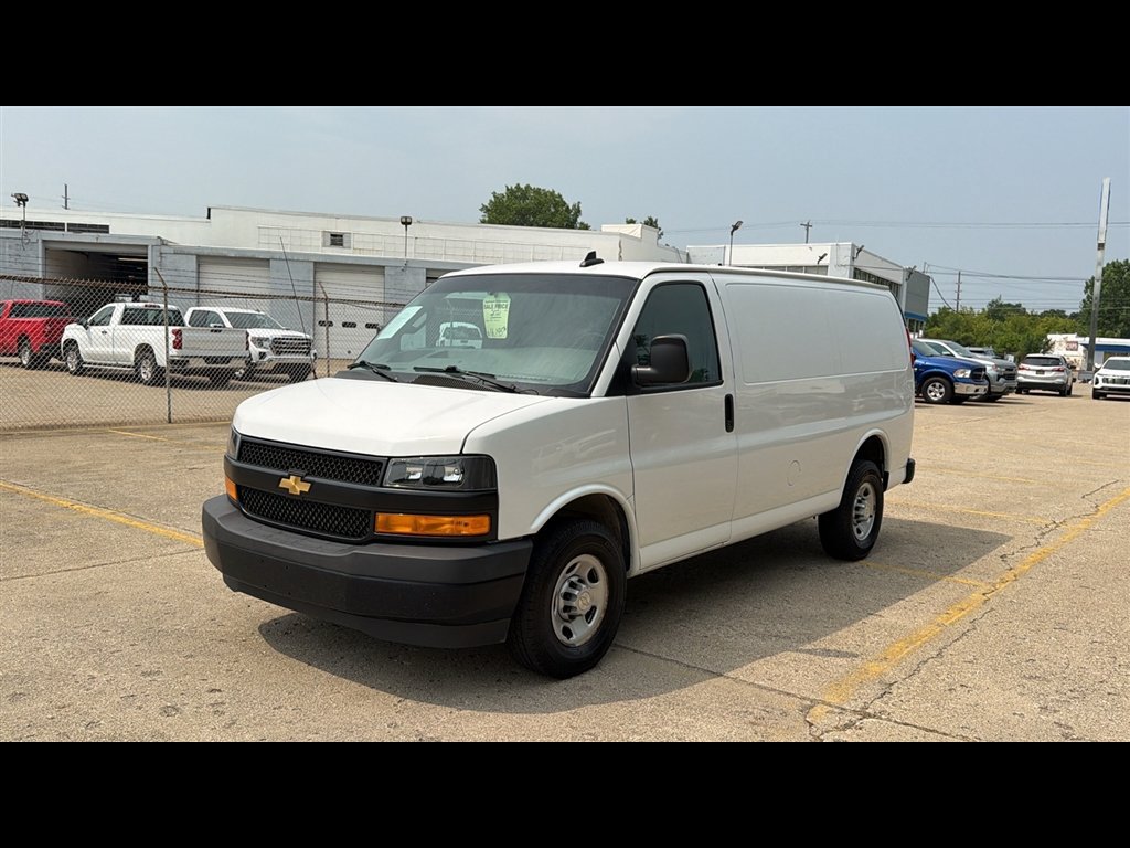 Used 2021 Chevrolet Express 2500 w/ Driver Convenience Package RWD image 2