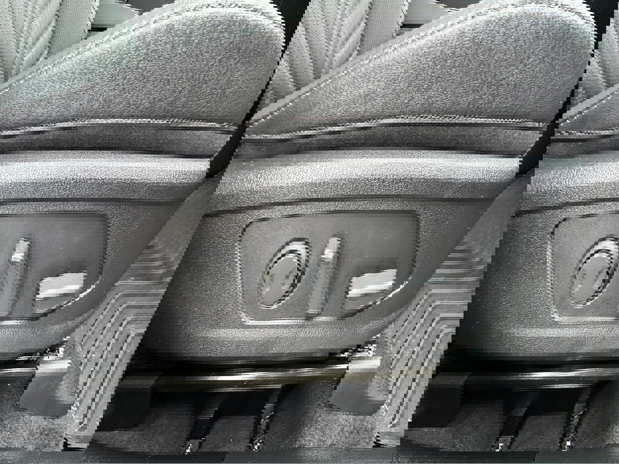 Used 2025 Kia Sorento SX Prestige image 25