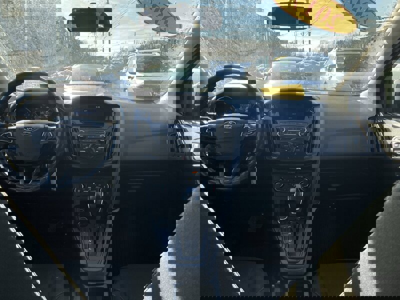 Used 2017 Ford Focus SE w/ Cold Weather Package image 15