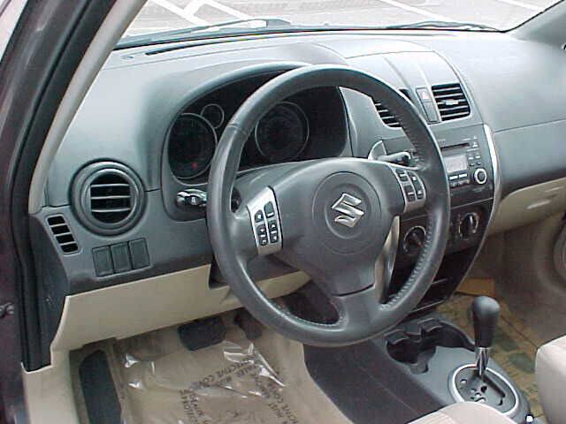 Used 2010 Suzuki SX4 LE FWD image 14