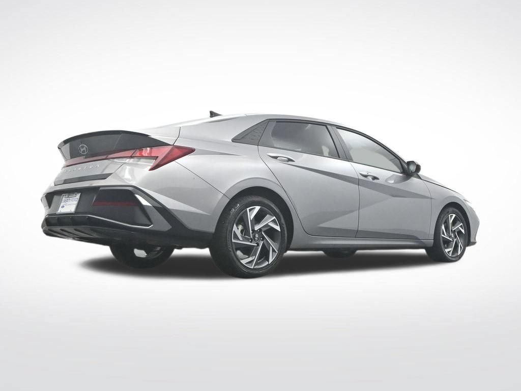 Used 2025 Hyundai Elantra Sport FWD image 42