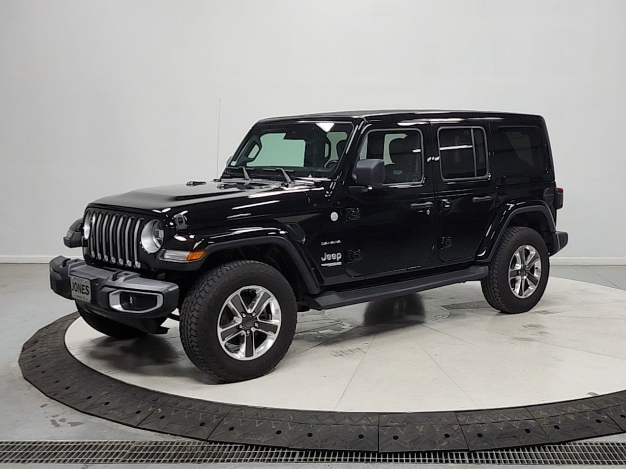 Used 2021 Jeep Wrangler Unlimited Sahara AWD/4WD image 3