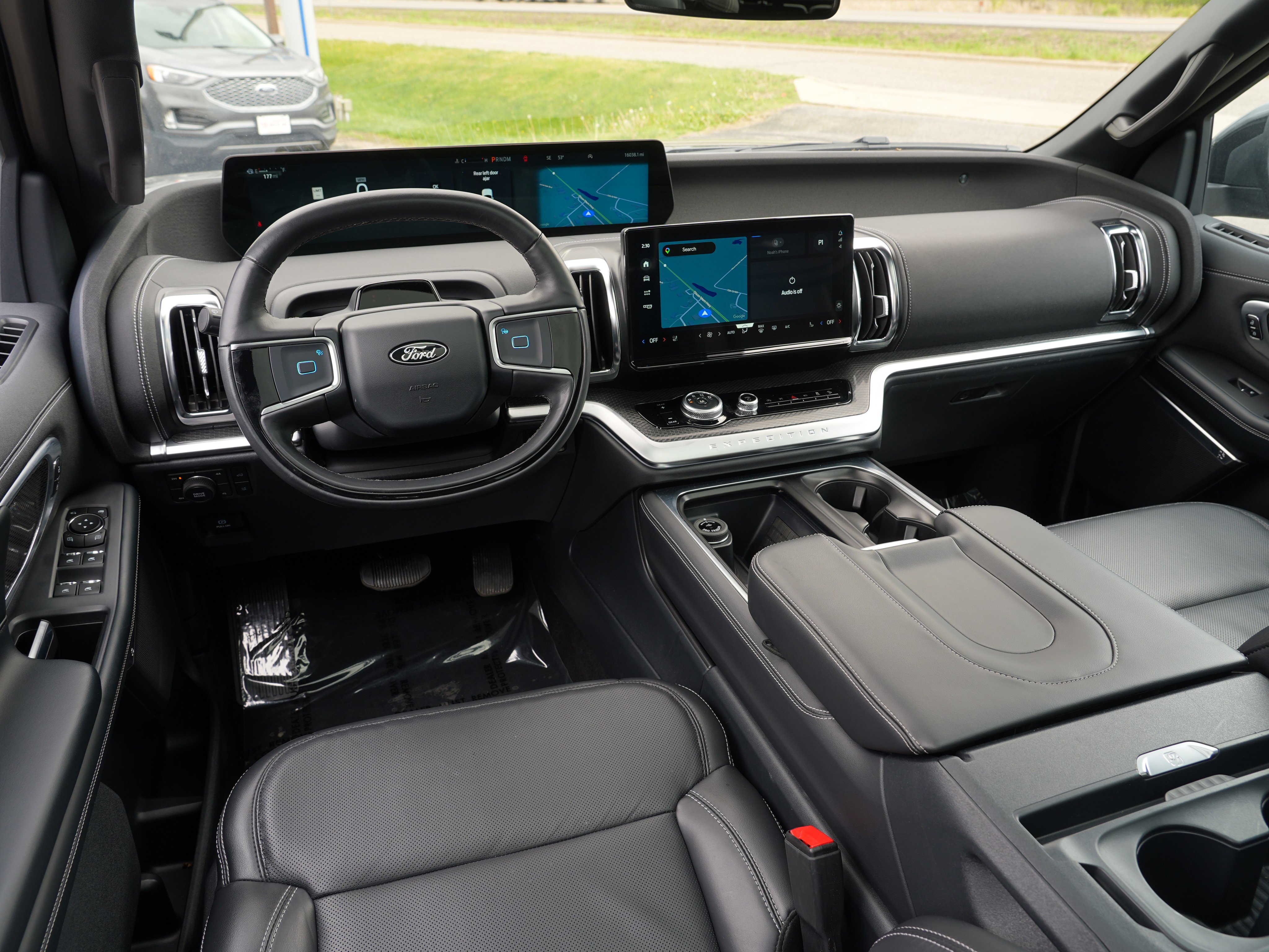 Used 2025 Ford Expedition Max Platinum w/ Stealth Appearance Package AWD/4WD image 29