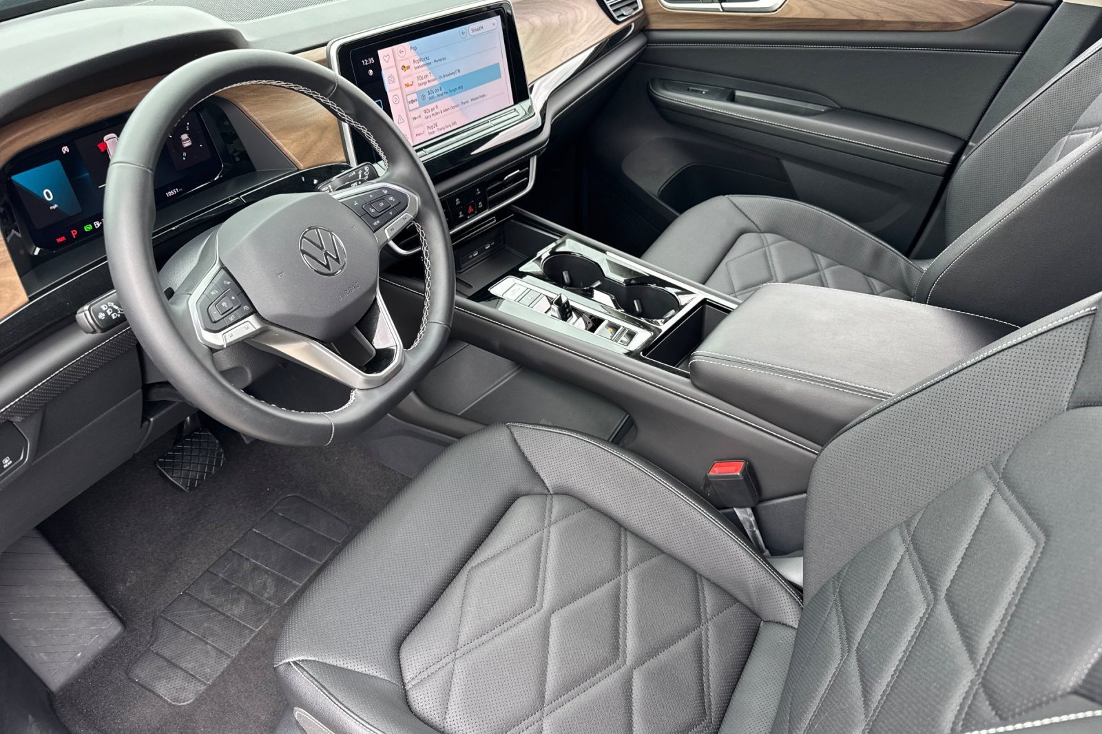 Used 2026 Volkswagen Atlas SE AWD/4WD image 4