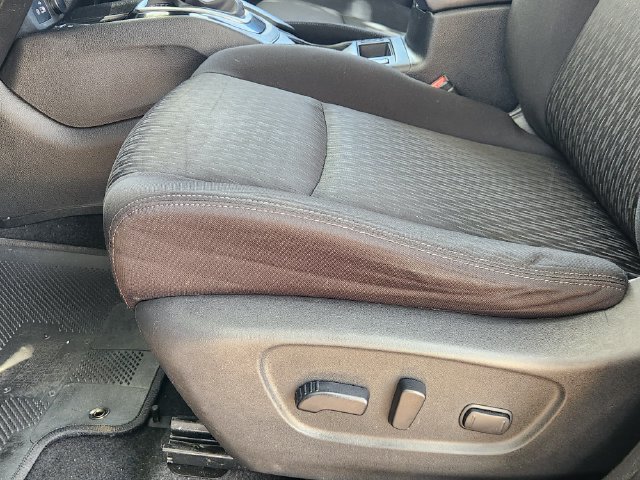Used 2019 Nissan Rogue SV w/ Premium Package FWD image 23