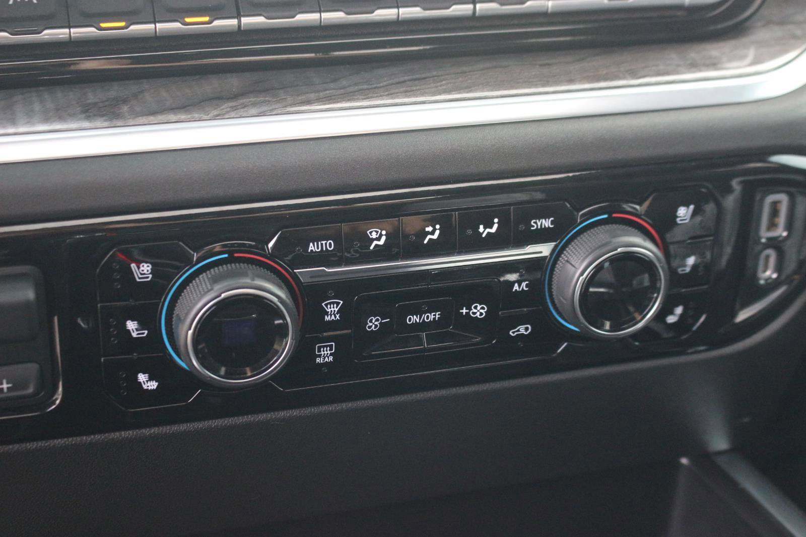 Used 2023 Chevrolet Silverado 1500 LTZ w/ LTZ Premium Package image 26