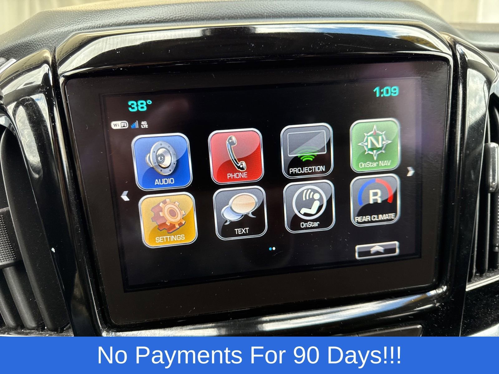 Used 2018 Chevrolet Traverse LT image 16