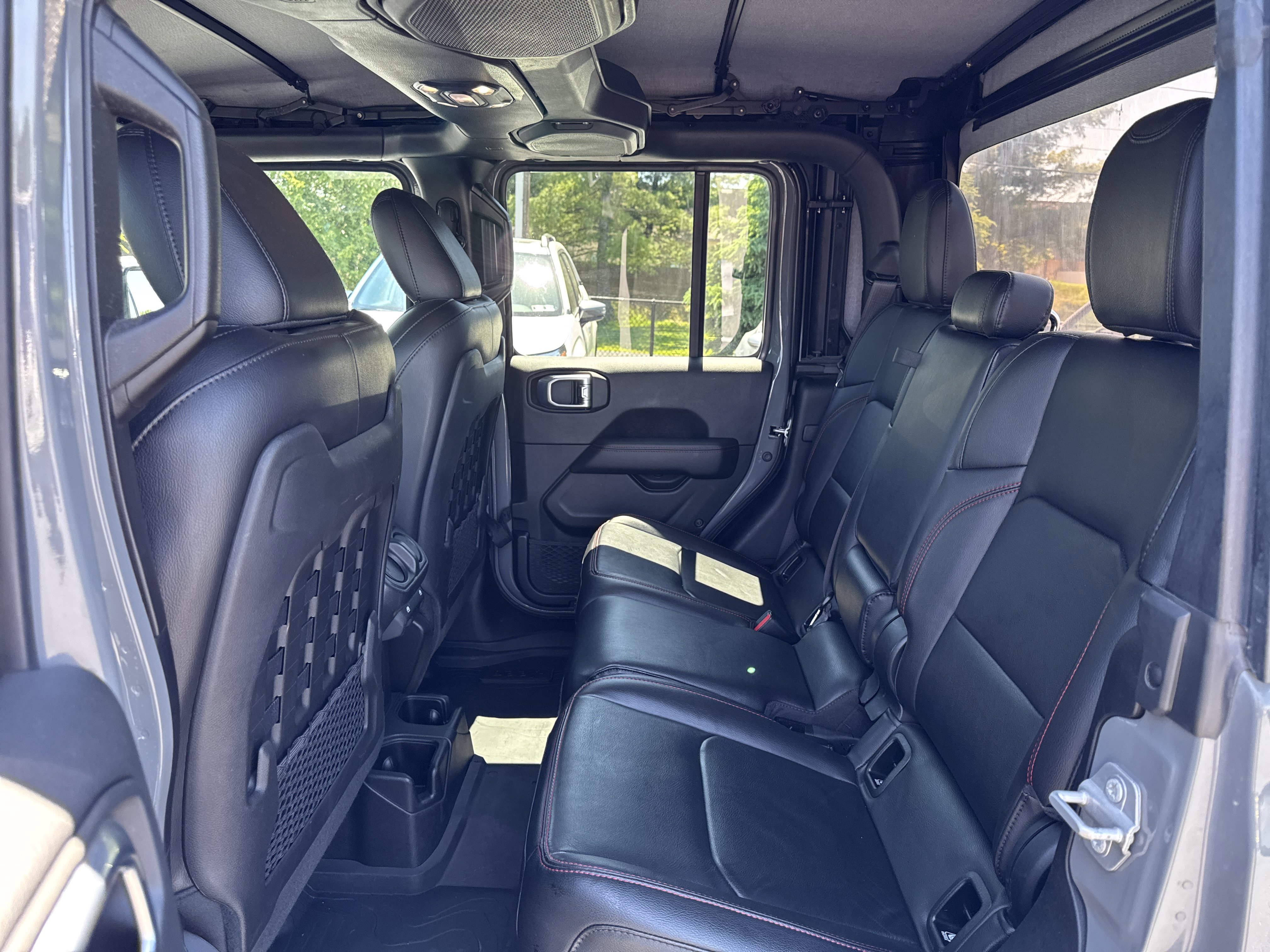Used 2022 Jeep Gladiator Rubicon w/ Trailer Tow Package AWD/4WD image 18