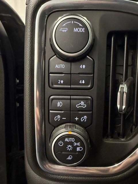 Used 2020 Chevrolet Silverado 1500 LTZ AWD/4WD image 16