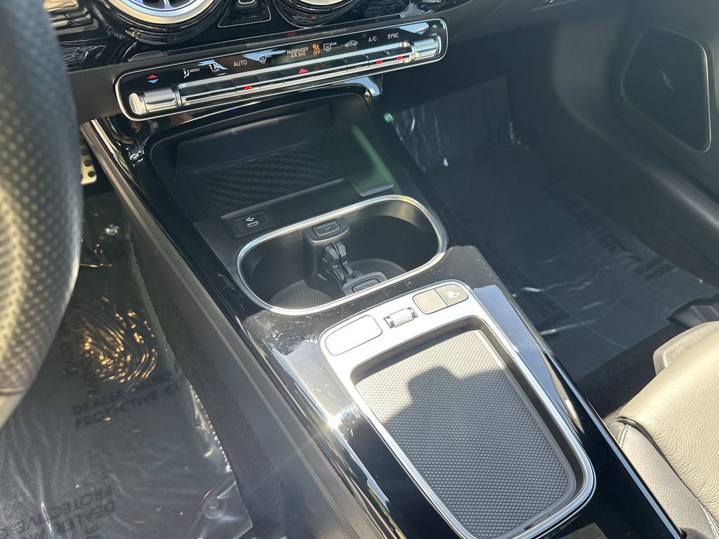 Certified 2025 Mercedes-Benz CLA 35 AMG 4MATIC image 31