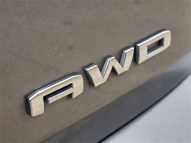 Used 2024 GMC Terrain Denali w/ Denali Premium Package image 9