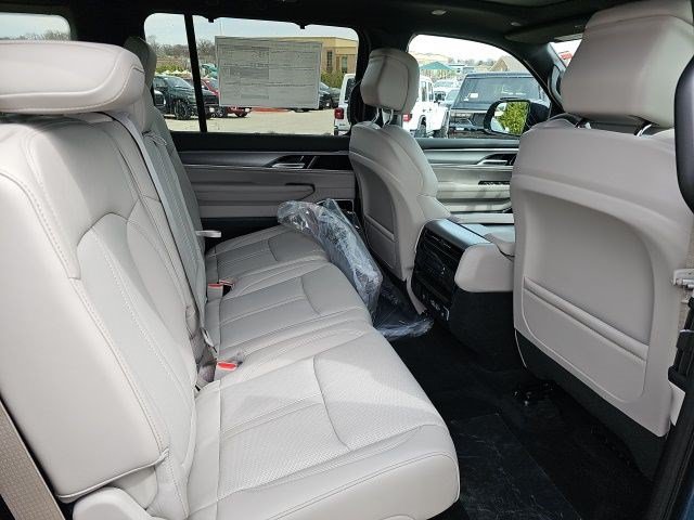 New 2026 Jeep Grand Wagoneer Limited AWD/4WD image 13