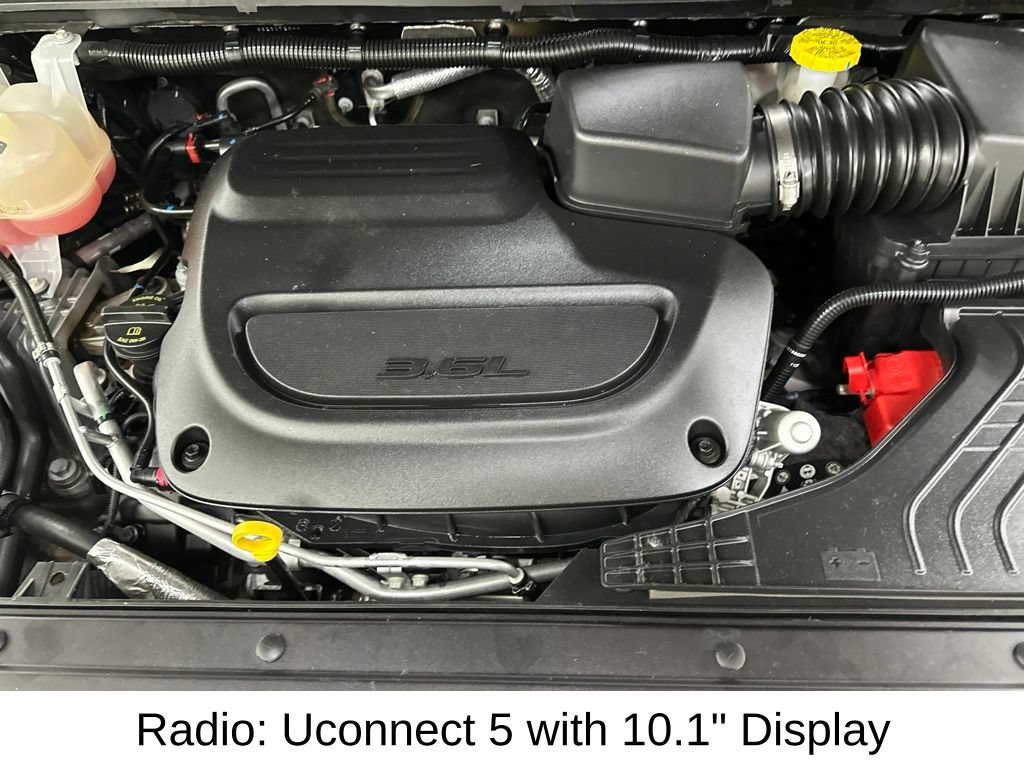 Used 2025 Chrysler Pacifica Select FWD image 17