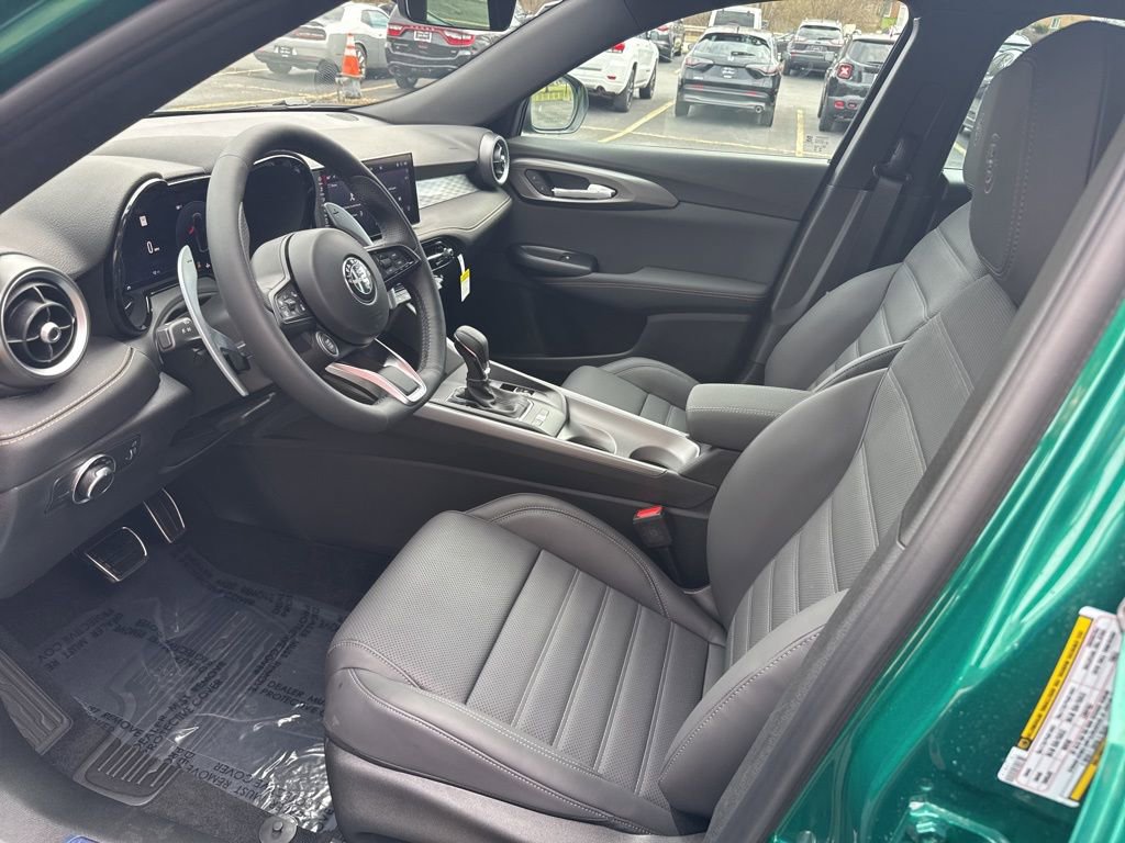 New 2026 Alfa Romeo Tonale w/ Quick Order Package 23H Volce AWD/4WD image 11