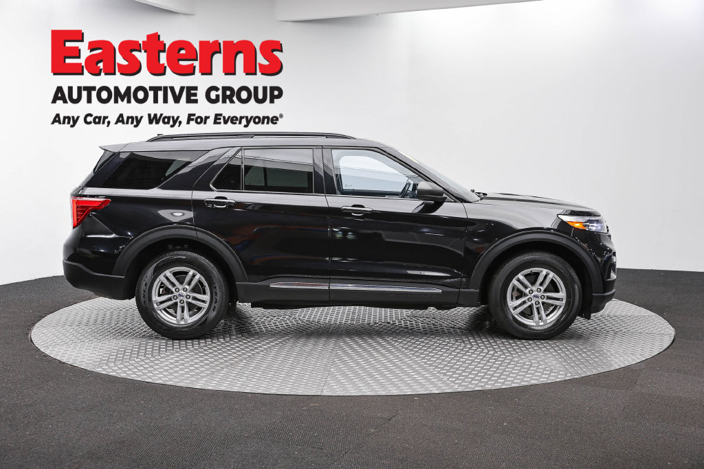 Used 2022 Ford Explorer XLT w/ Equipment Group 202A AWD/4WD image 5