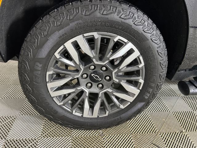 Used 2024 Chevrolet Tahoe Z71 w/ Luxury Package image 27