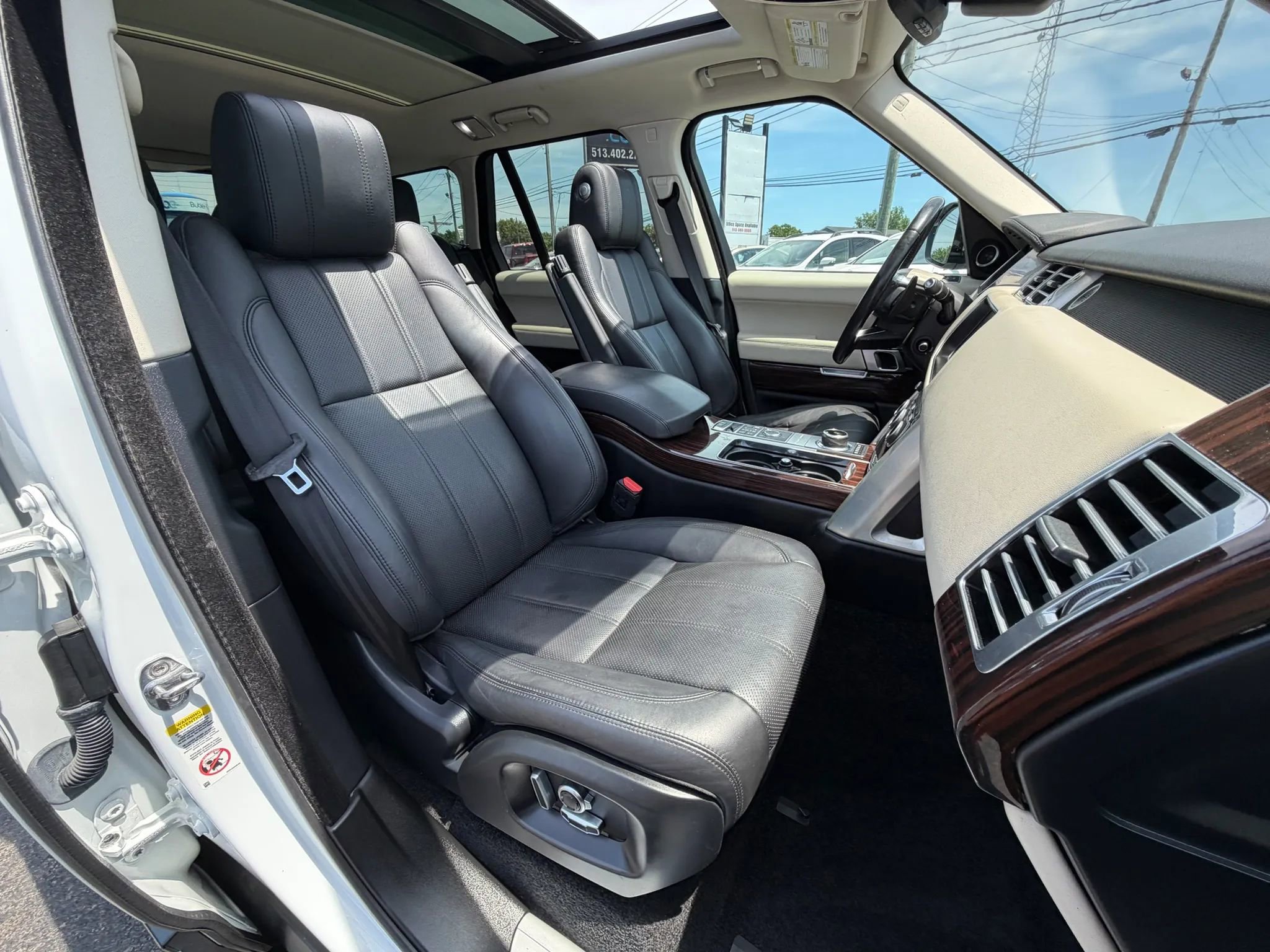 Used 2017 Land Rover Range Rover HSE AWD/4WD image 14