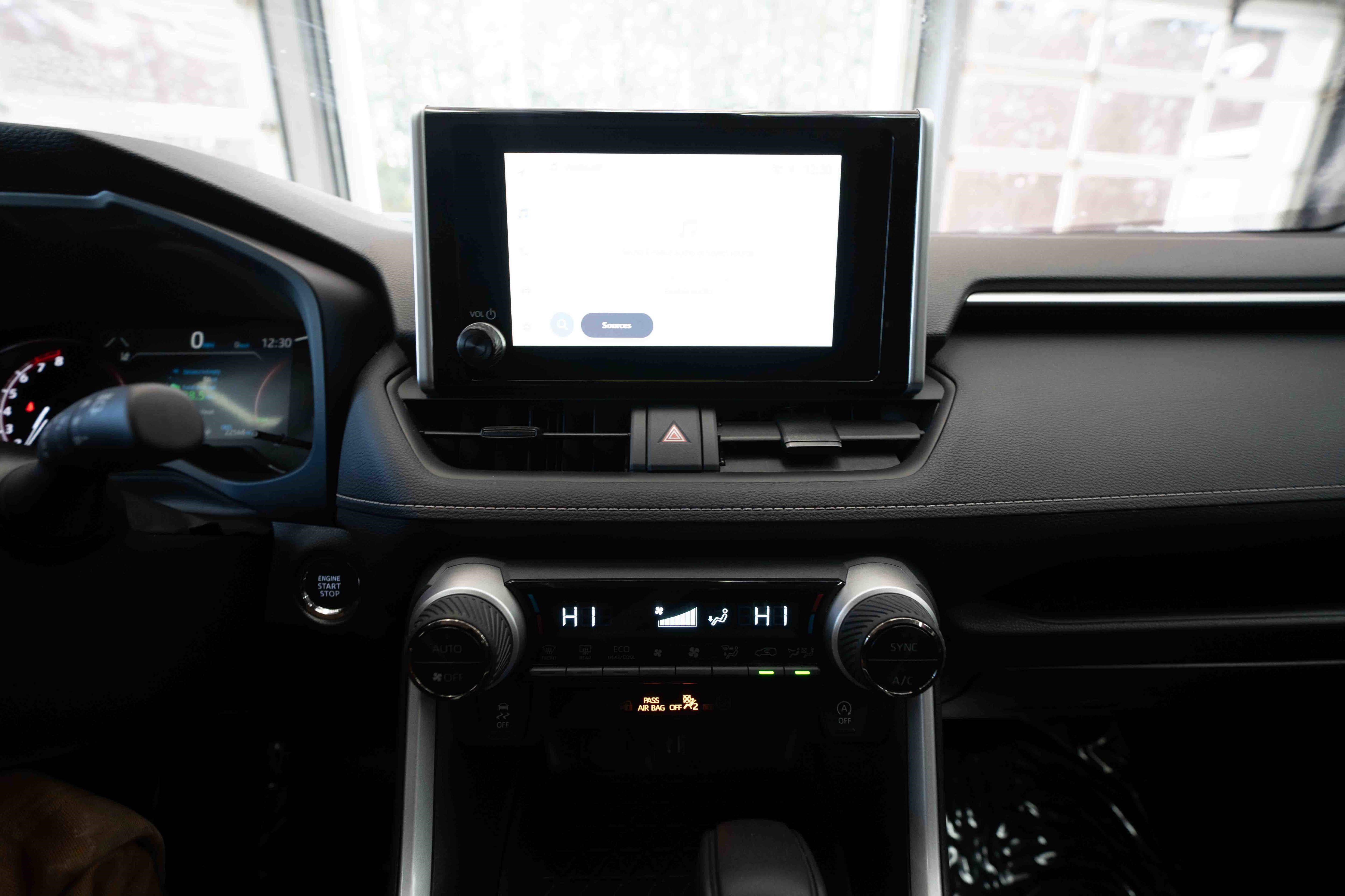 Used 2025 Toyota RAV4 XLE image 17