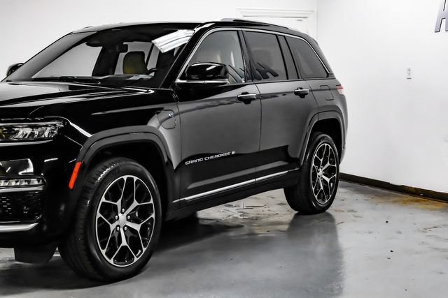 Used 2022 Jeep Grand Cherokee Summit AWD/4WD image 11