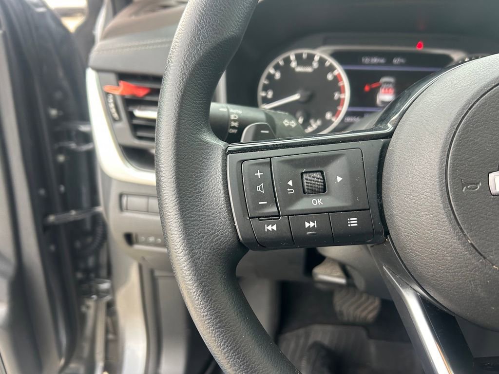 Used 2023 Nissan Rogue SV image 28