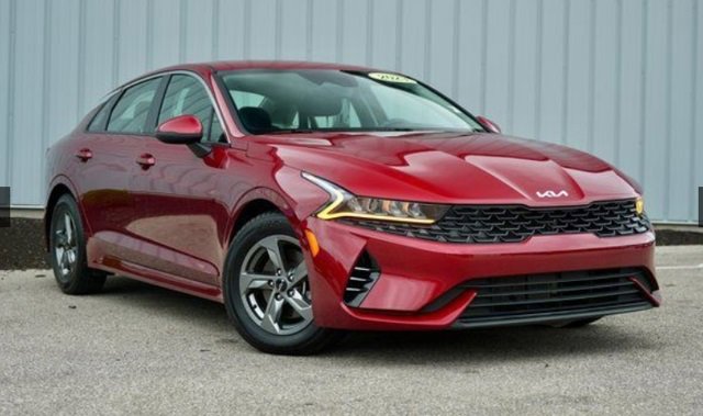 Used 2023 Kia K5 LXS image 1