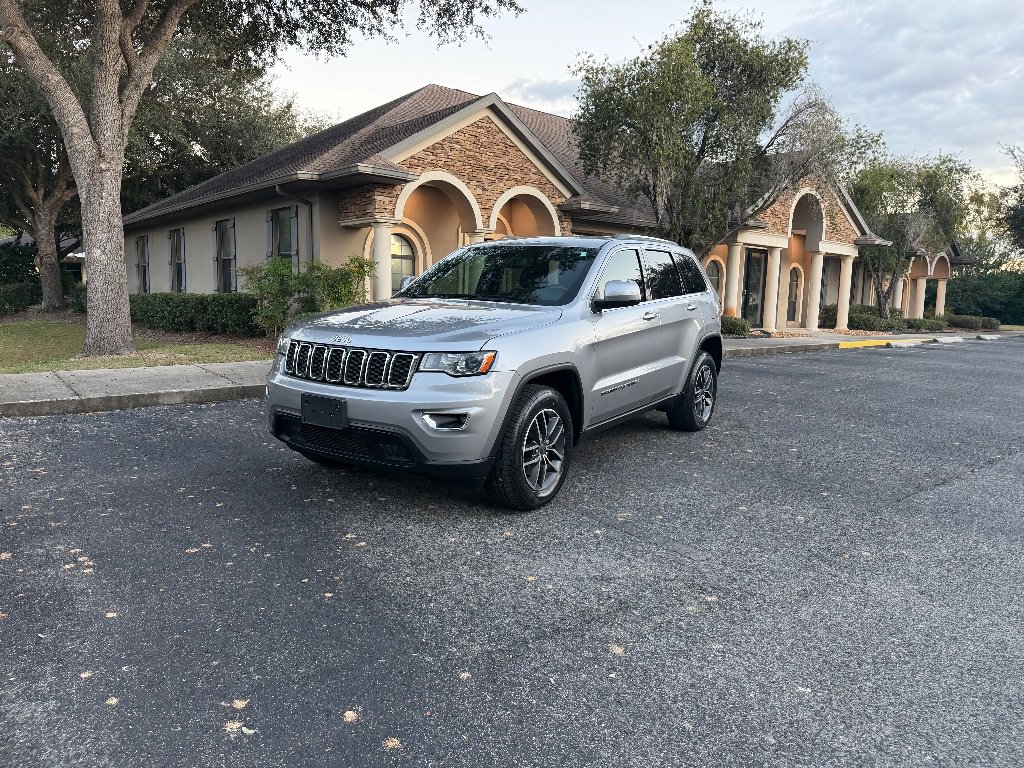 Used 2020 Jeep Grand Cherokee Laredo w/ Security & Convenience Group AWD/4WD image 4
