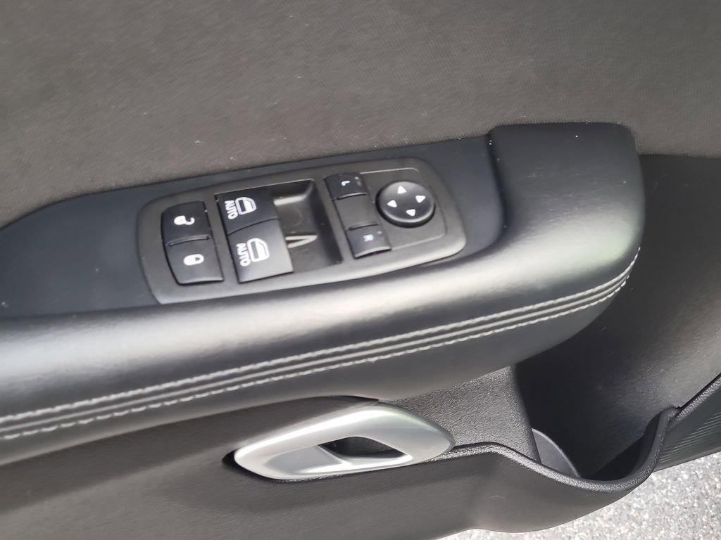 Used 2022 Dodge Challenger R/T w/ Blacktop Package image 9