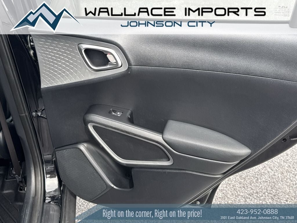 Used 2024 Kia Soul LX w/ Option Group 015 FWD image 36