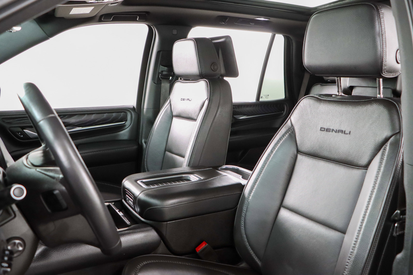Used 2023 GMC Yukon Denali image 30