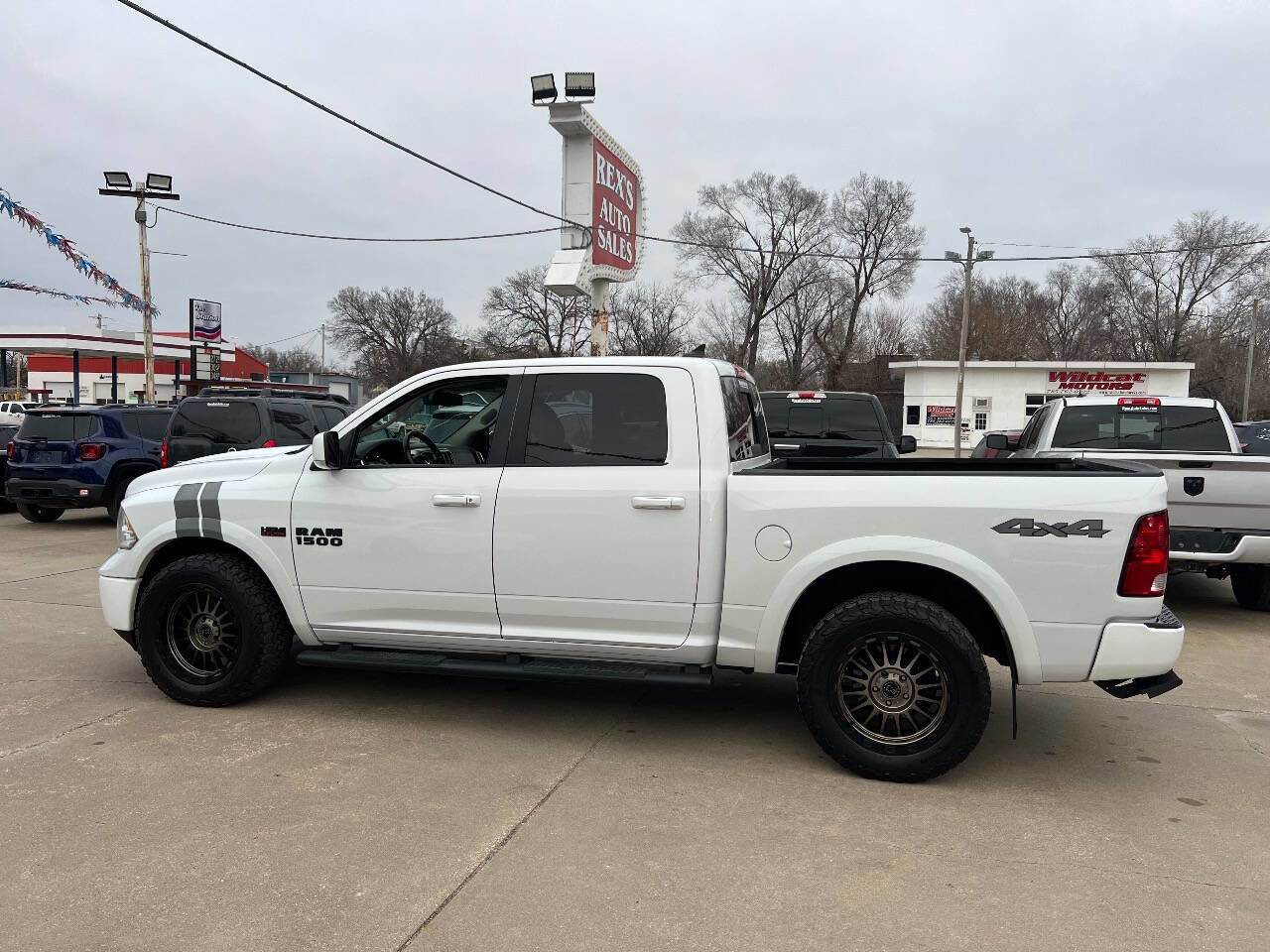 Used 2018 RAM 1500 SLT image 7