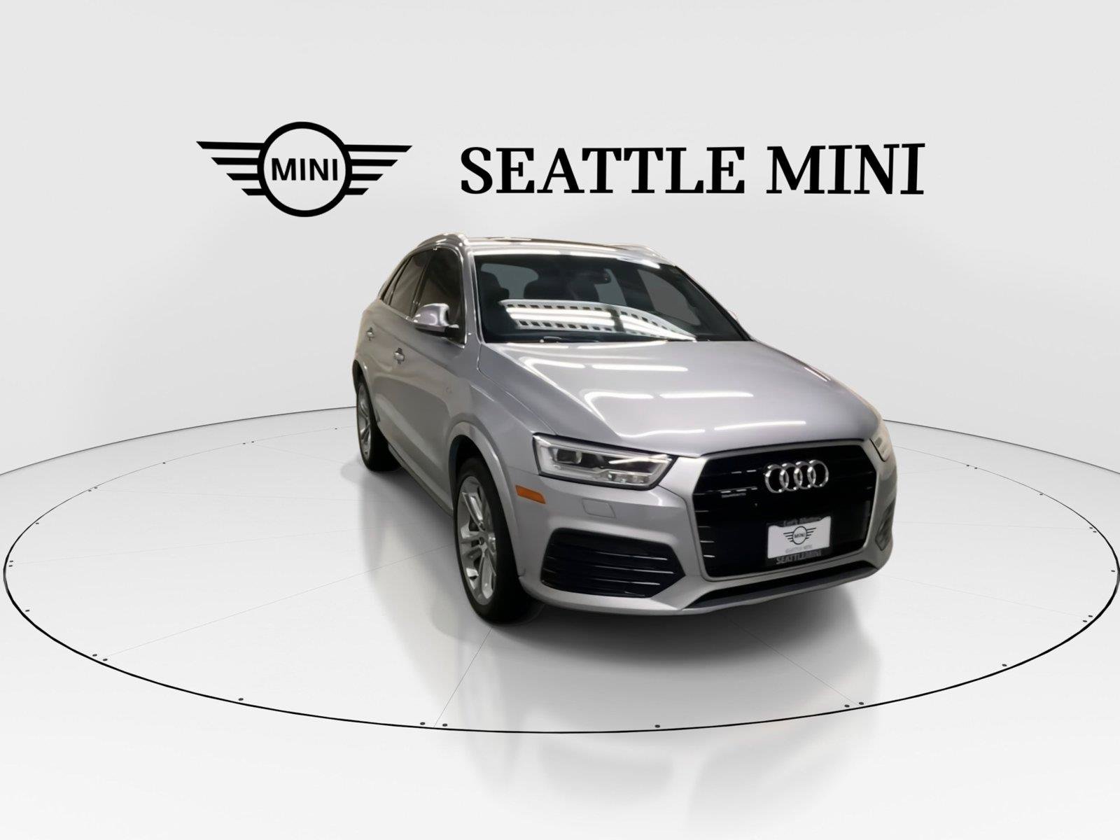 Used 2018 Audi Q3 2.0T Premium Plus w/ Premium Plus Package AWD/4WD image 3