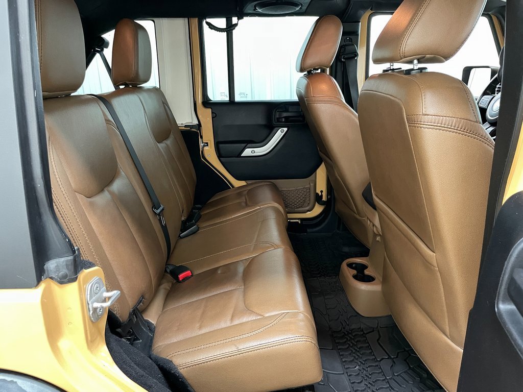 Used 2014 Jeep Wrangler Unlimited Rubicon image 37