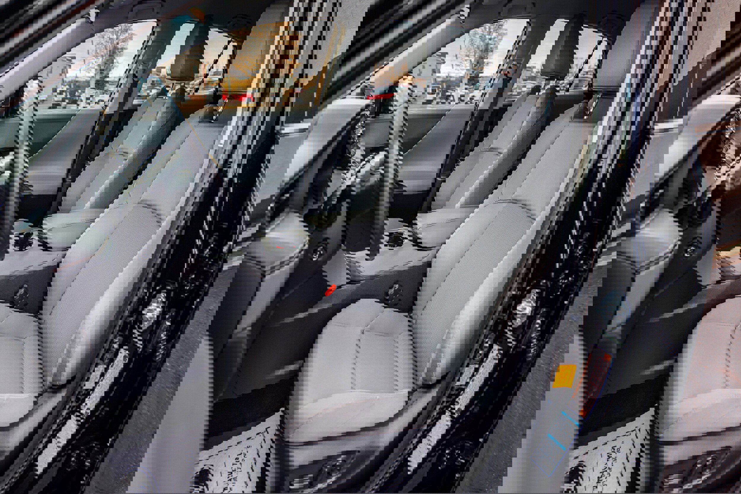 Used 2021 Toyota Venza LE image 11