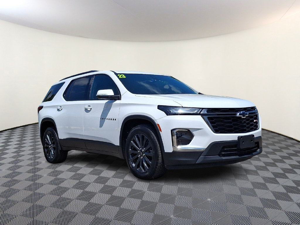 Used 2023 Chevrolet Traverse RS
