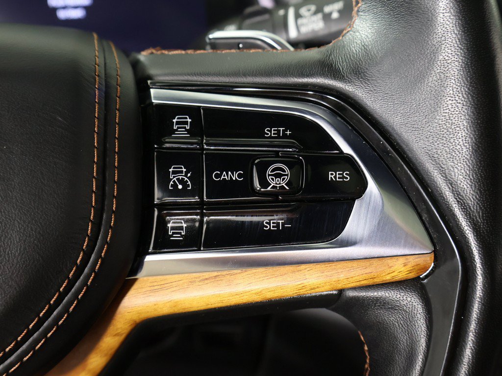 Used 2023 Jeep Grand Cherokee L Summit AWD/4WD image 57
