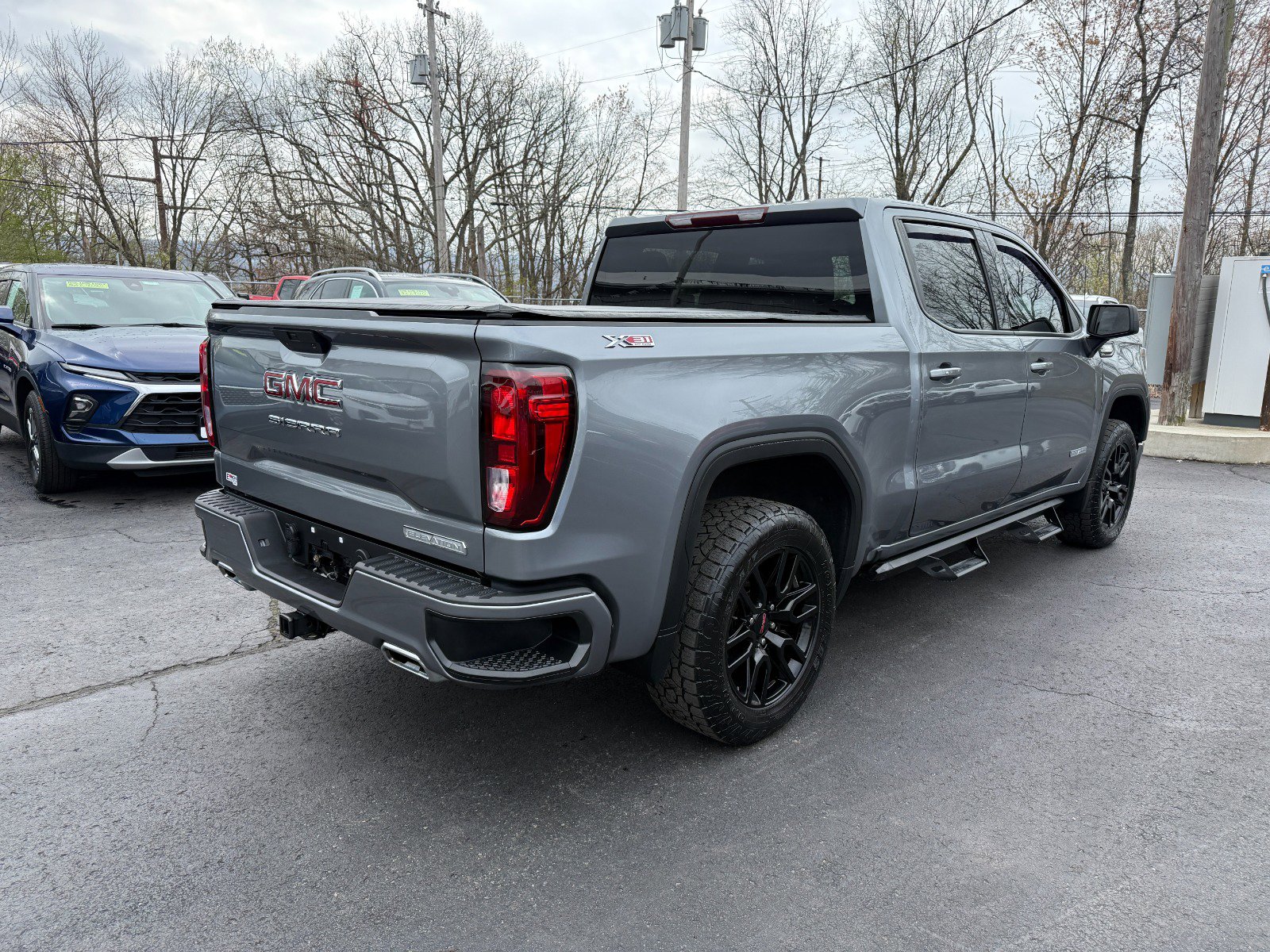Used 2021 GMC Sierra 1500 Elevation w/ X31 Off-Road Package AWD/4WD image 5