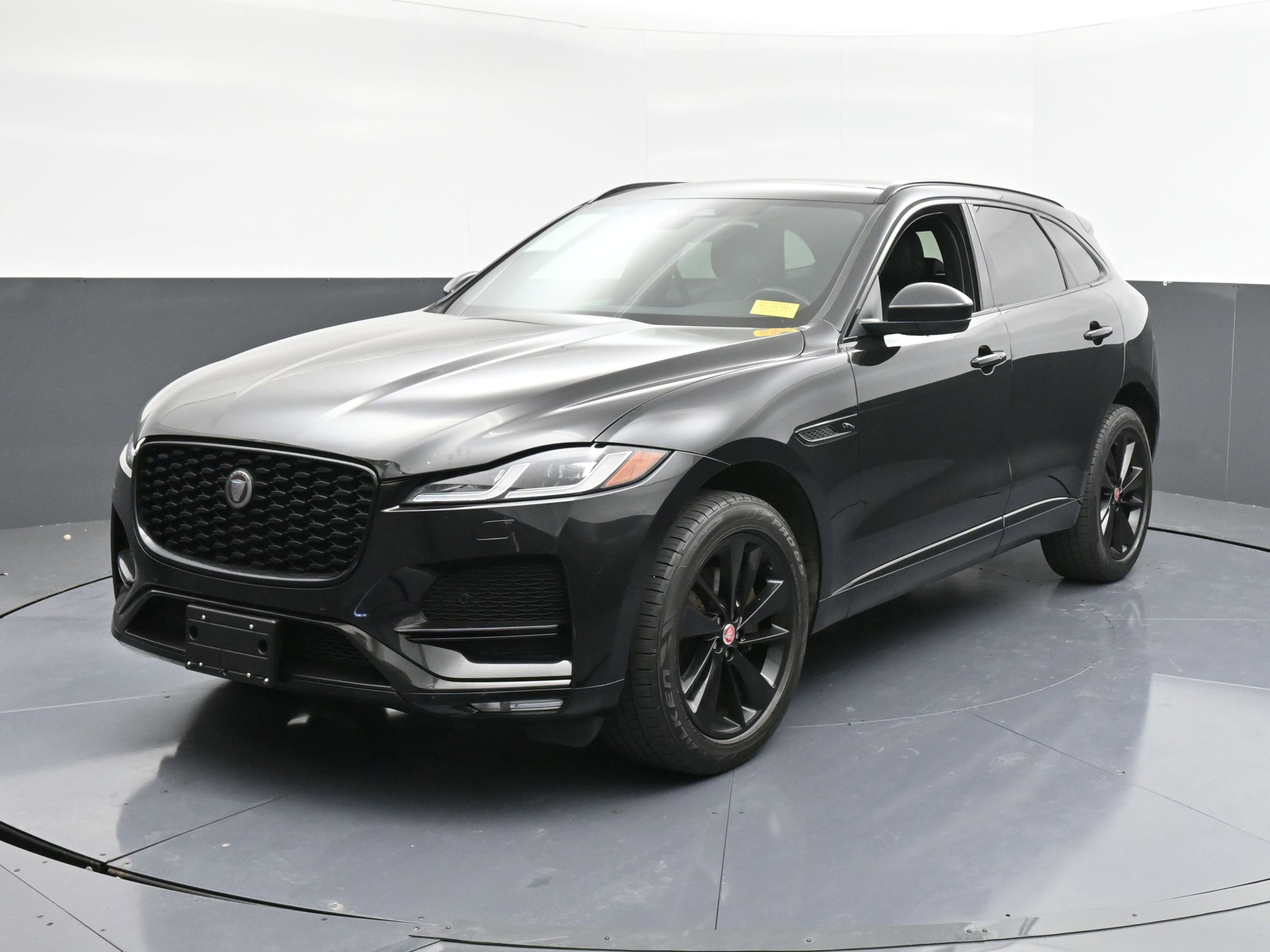 Used 2022 Jaguar F-PACE S image 4