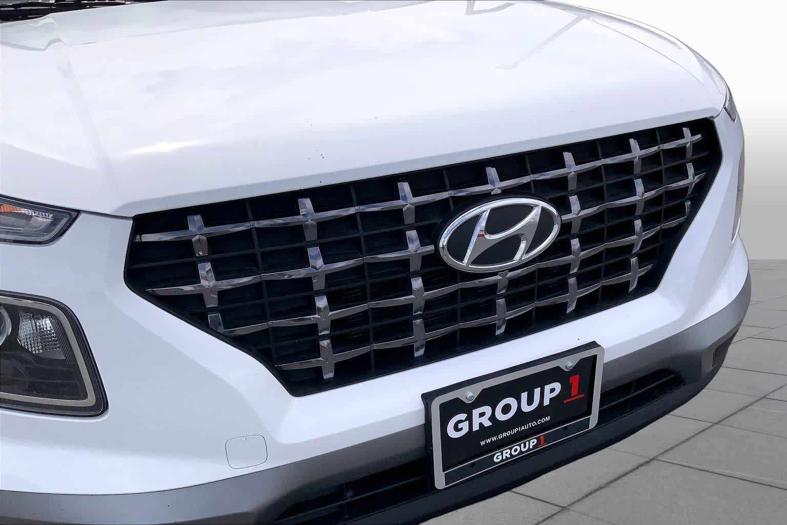Used 2025 Hyundai Venue SEL FWD image 30