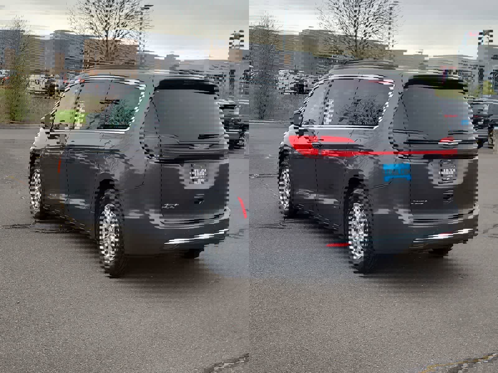 Used 2022 Chrysler Pacifica Touring-L FWD image 12