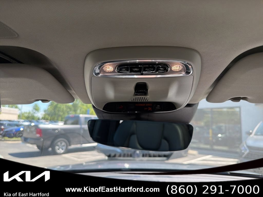Used 2021 Volvo XC60 T5 Momentum AWD/4WD image 25