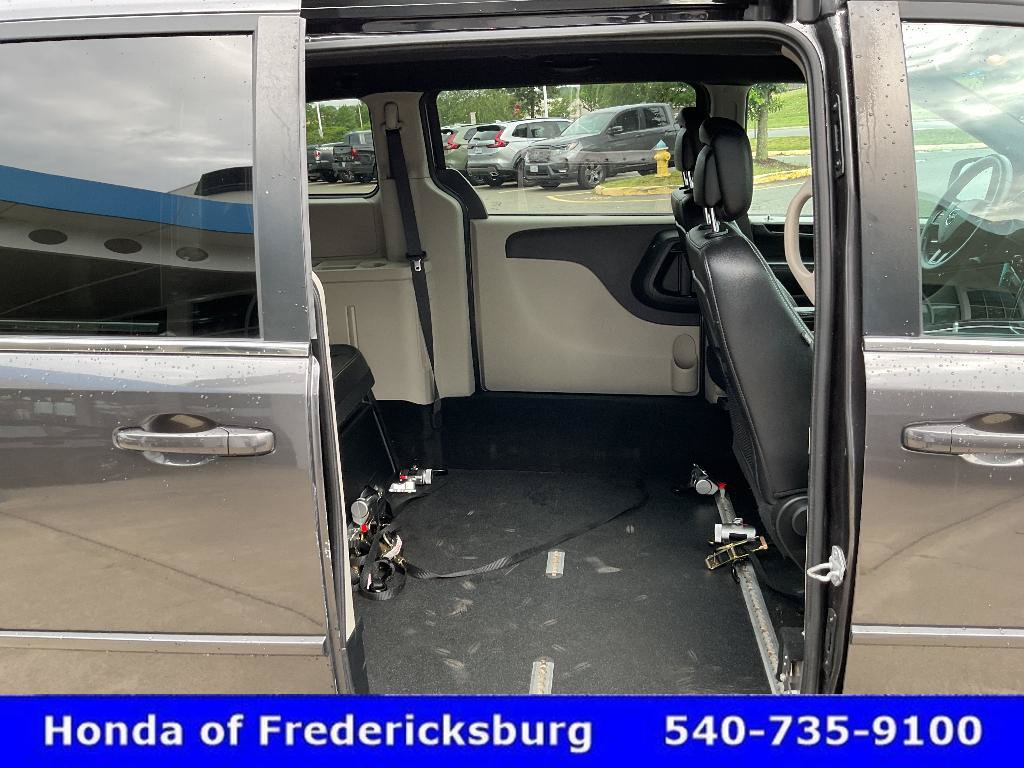 Used 2017 Dodge Grand Caravan SXT FWD image 26
