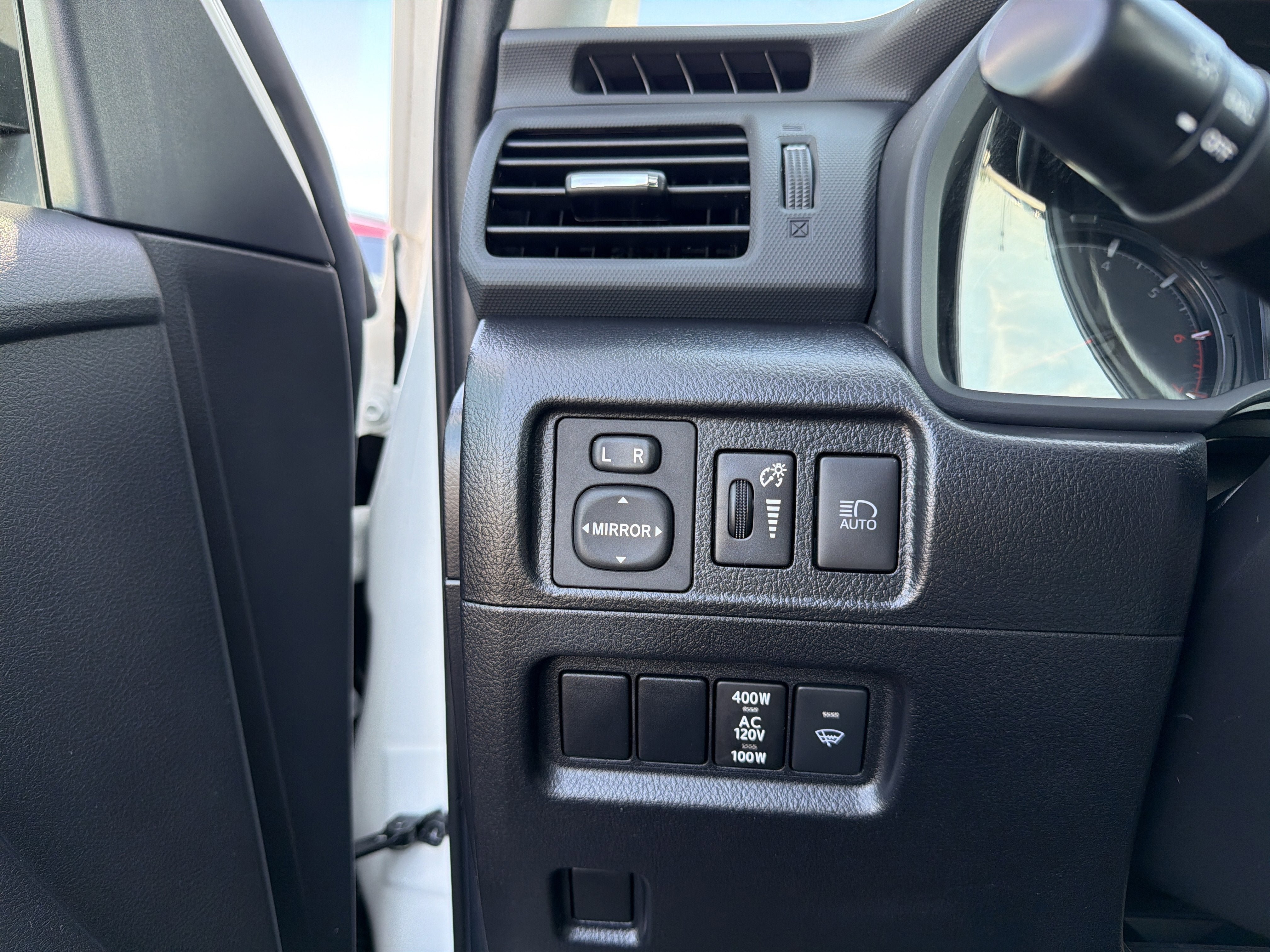 Used 2023 Toyota 4Runner SR5 Premium w/ Moonroof Package AWD/4WD image 16
